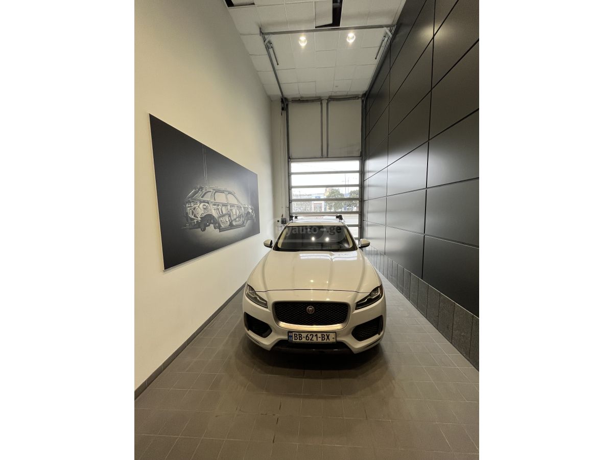 Jaguar F-Pace - фото 2