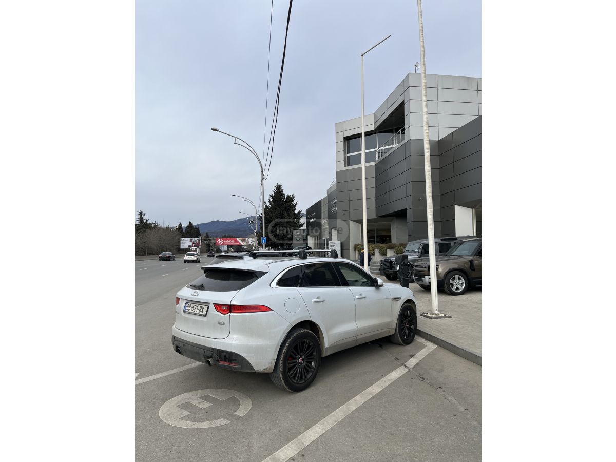 Jaguar F-Pace - фото 5