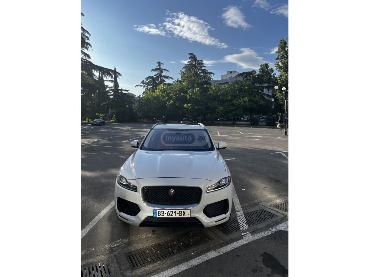 Jaguar F-Pace - фото 9