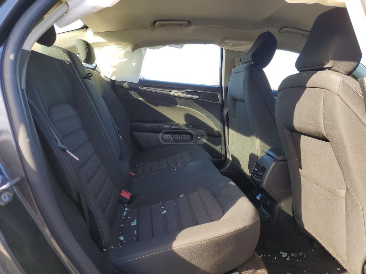 Ford Fusion - фото 10