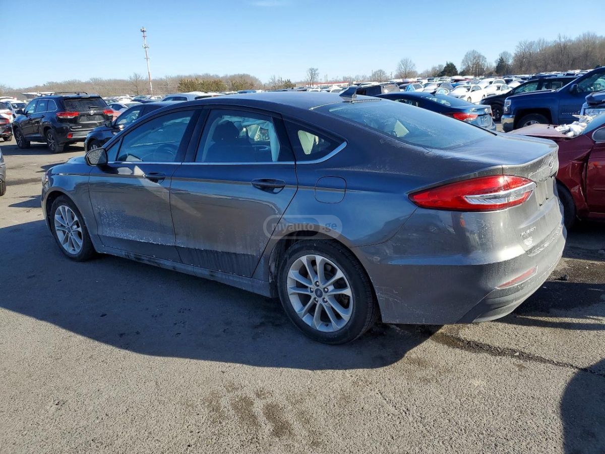 Ford Fusion - фото 2