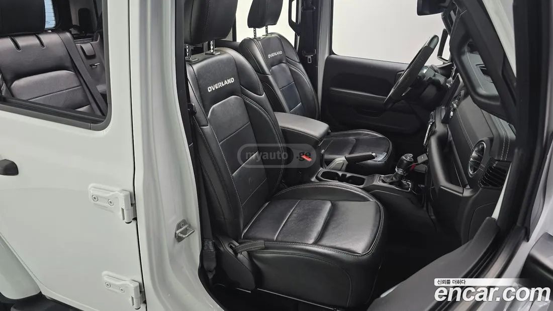 Jeep Wrangler - фото 12