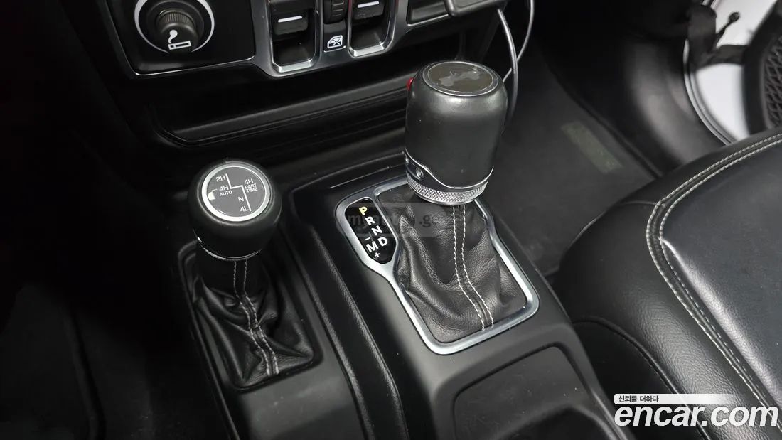 Jeep Wrangler - фото 9