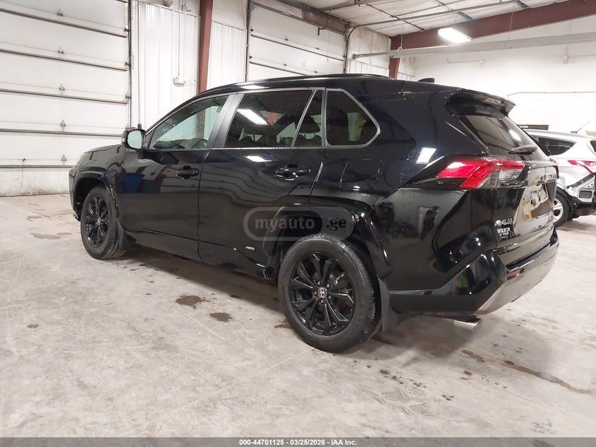 Toyota RAV 4 - фото 2