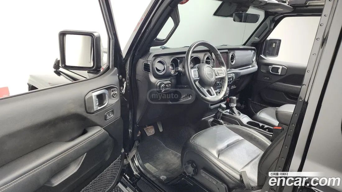 Jeep Wrangler - фото 10