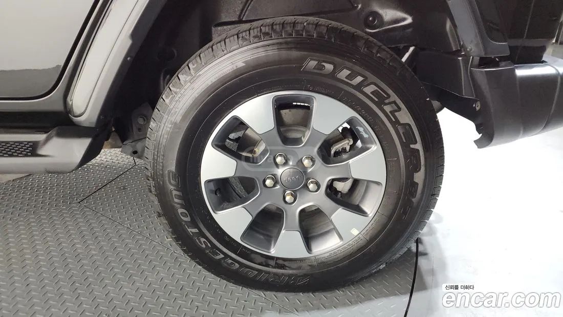 Jeep Wrangler - фото 5