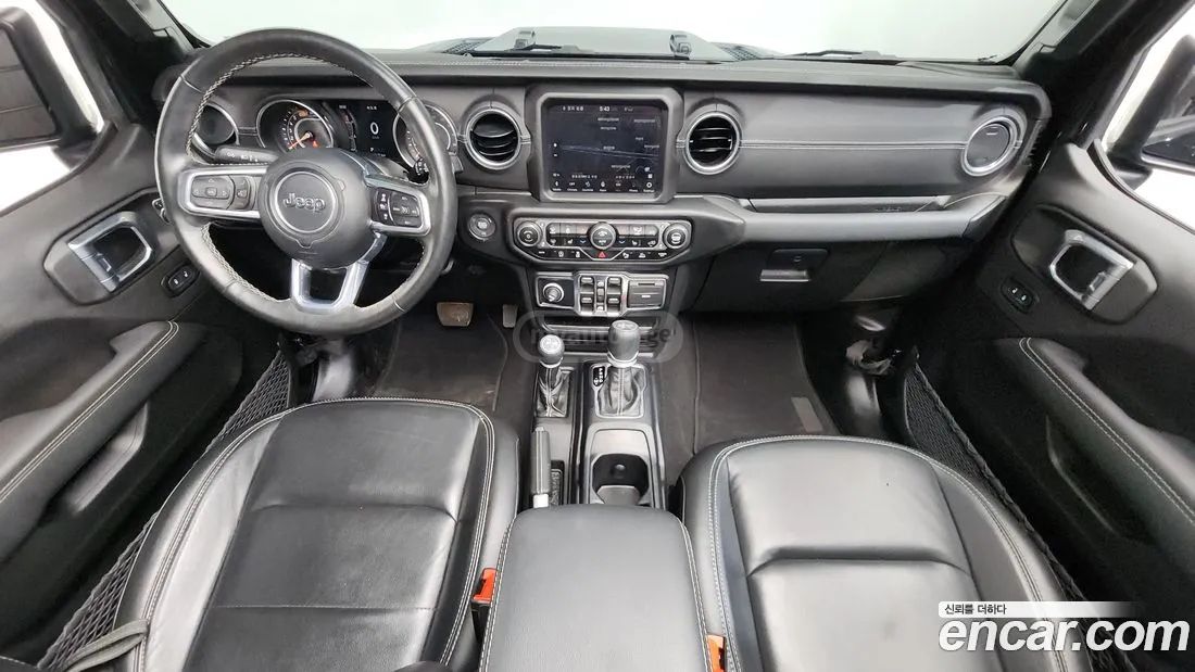 Jeep Wrangler - фото 7