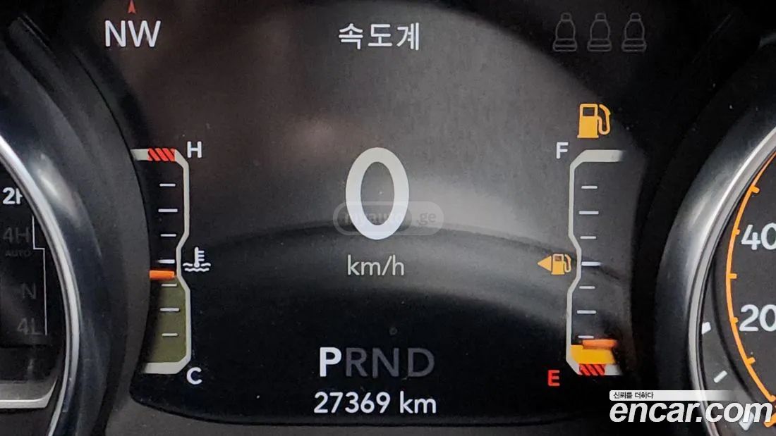 Jeep Wrangler - фото 8