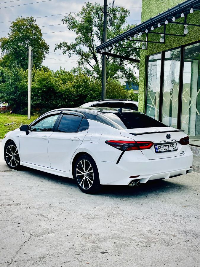 Toyota Camry - фото 2