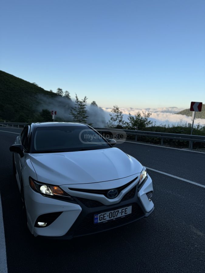 Toyota Camry - фото 4