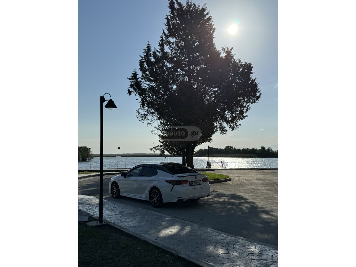 Toyota Camry - фото 5