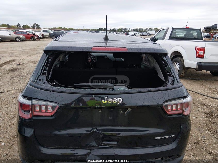 Jeep Compass - фото 6