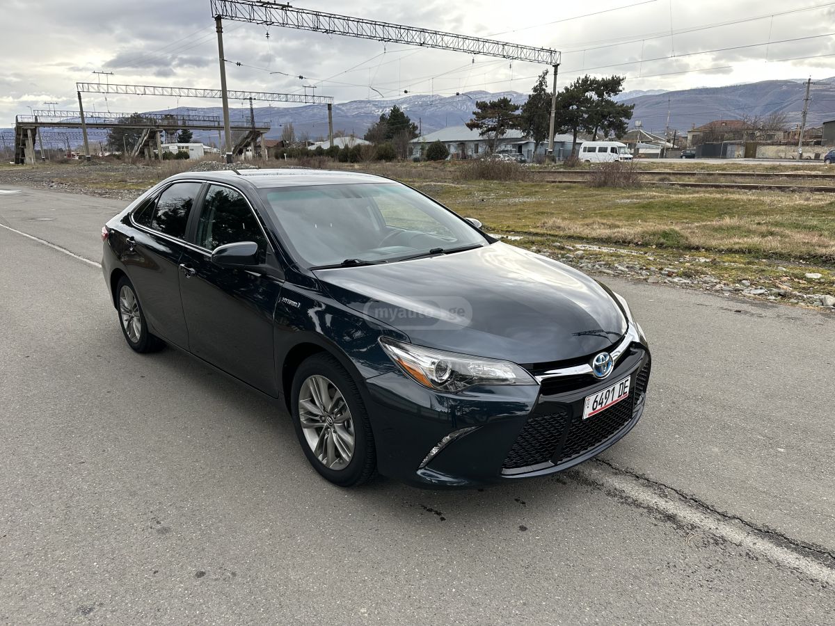 Toyota Camry - фото 2
