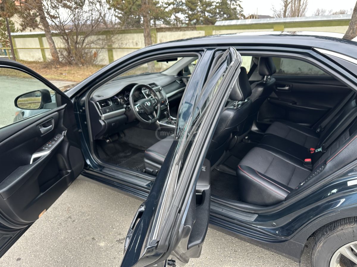 Toyota Camry - фото 9