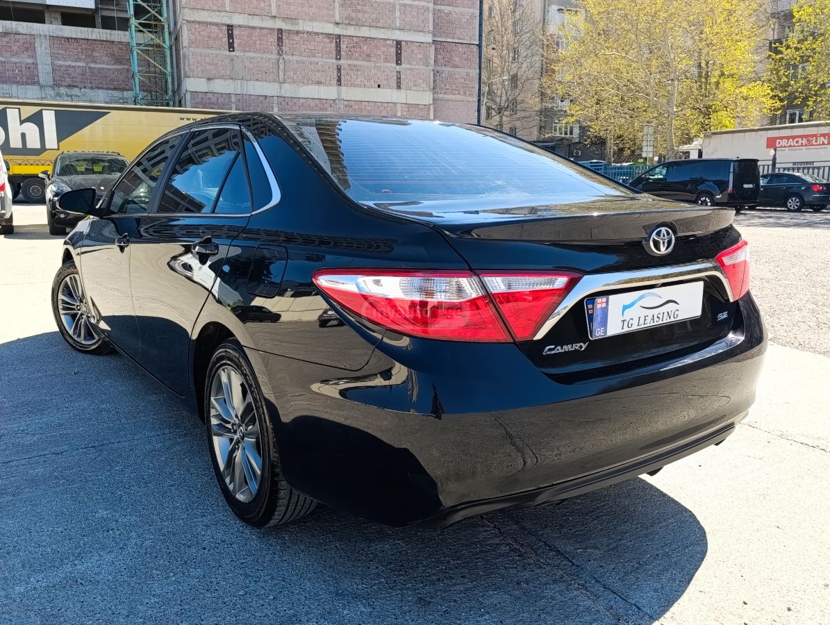 Toyota Camry - фото 4