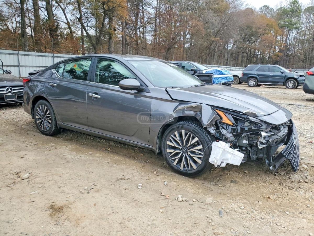 Nissan Altima - фото 4