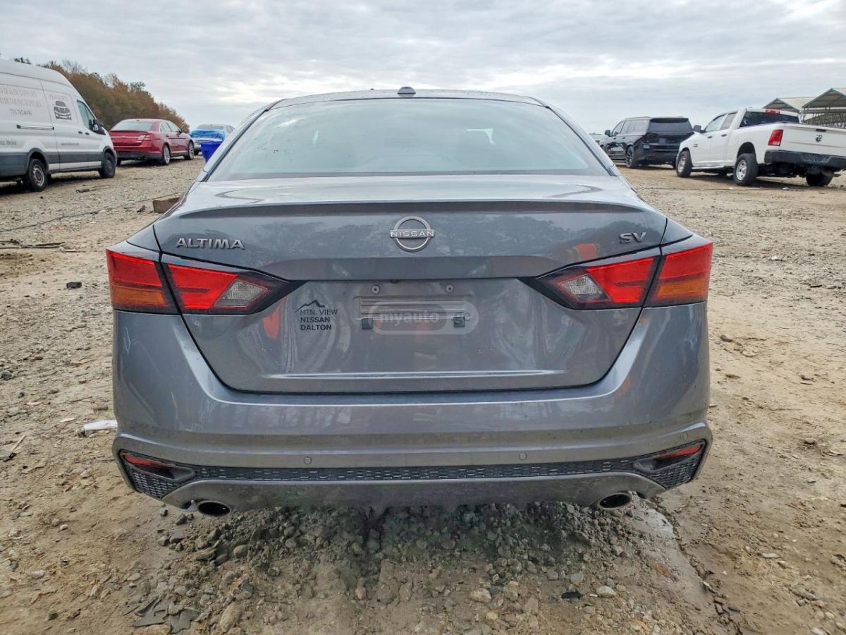 Nissan Altima - фото 6