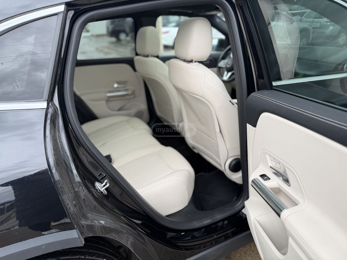 Mercedes-Benz GLA 250 - фото 12