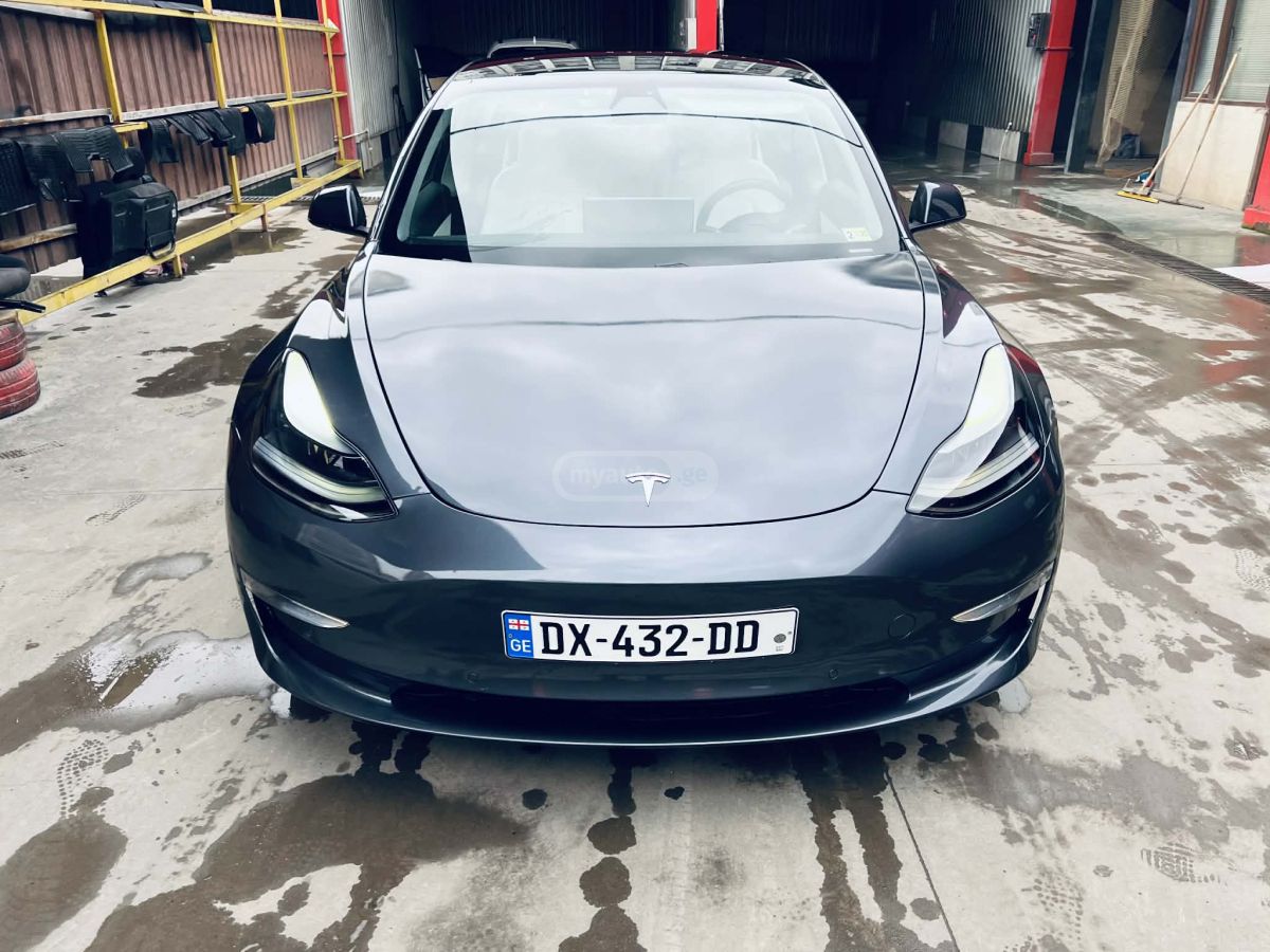 Tesla Model 3 - фото 8