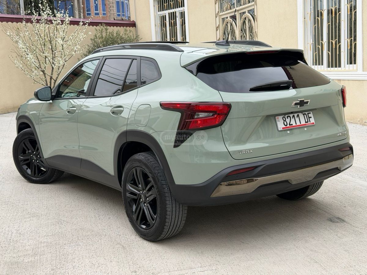 Chevrolet Trax ACTIV Front Wheel Drive Automa 2024 — миниатюра 6