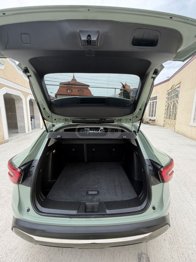 Chevrolet Trax ACTIV Front Wheel Drive Automa 2024 — миниатюра 9