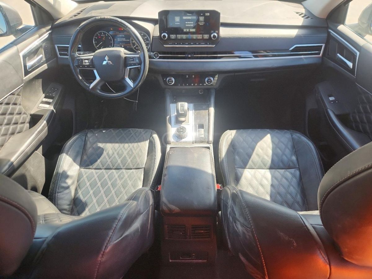 Mitsubishi Outlander - фото 8