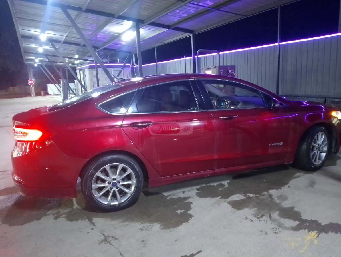 Ford Fusion - фото 7