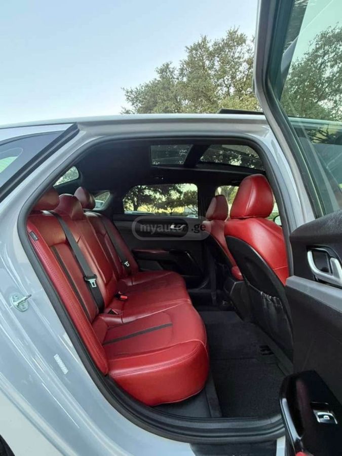 Kia K5 - фото 12