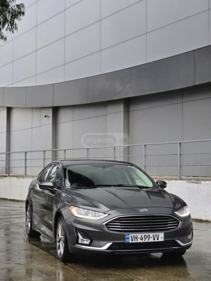Ford Fusion - фото 2