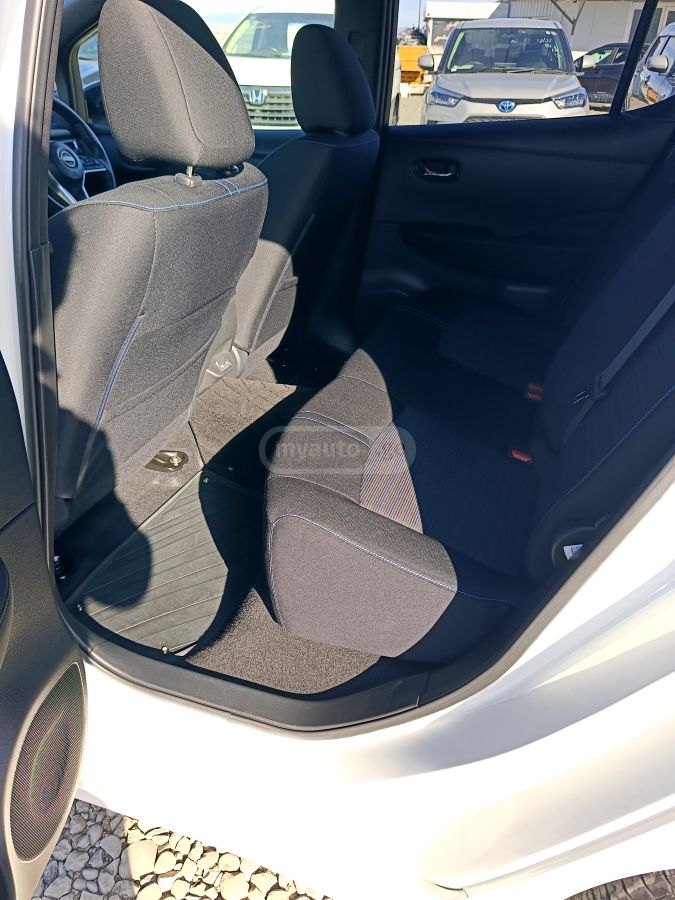 Nissan Leaf - фото 10