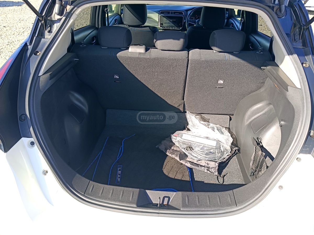 Nissan Leaf - фото 11