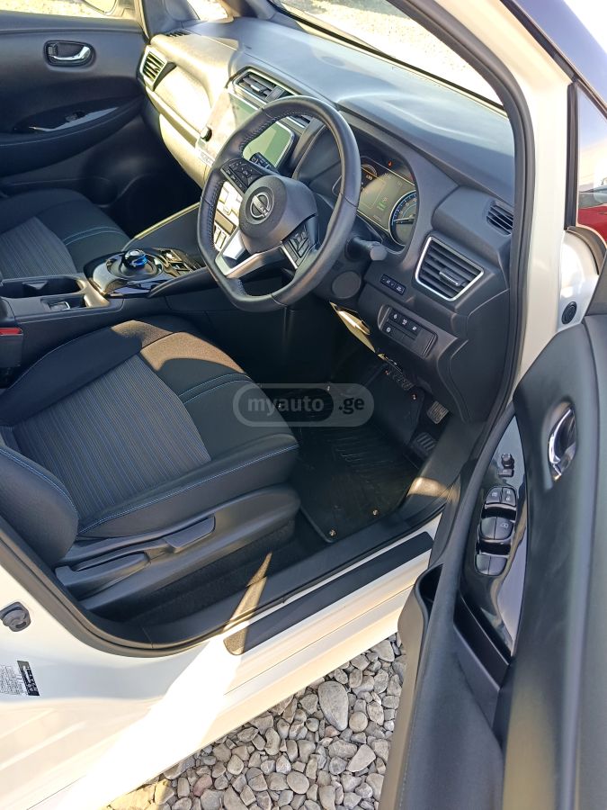 Nissan Leaf - фото 7