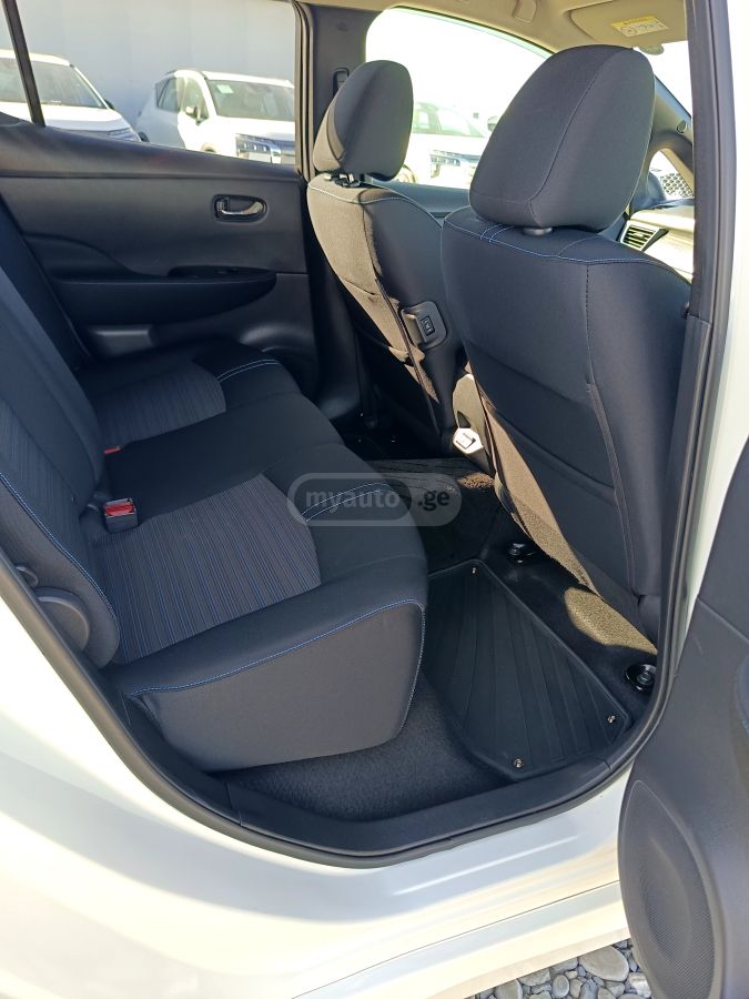 Nissan Leaf - фото 9
