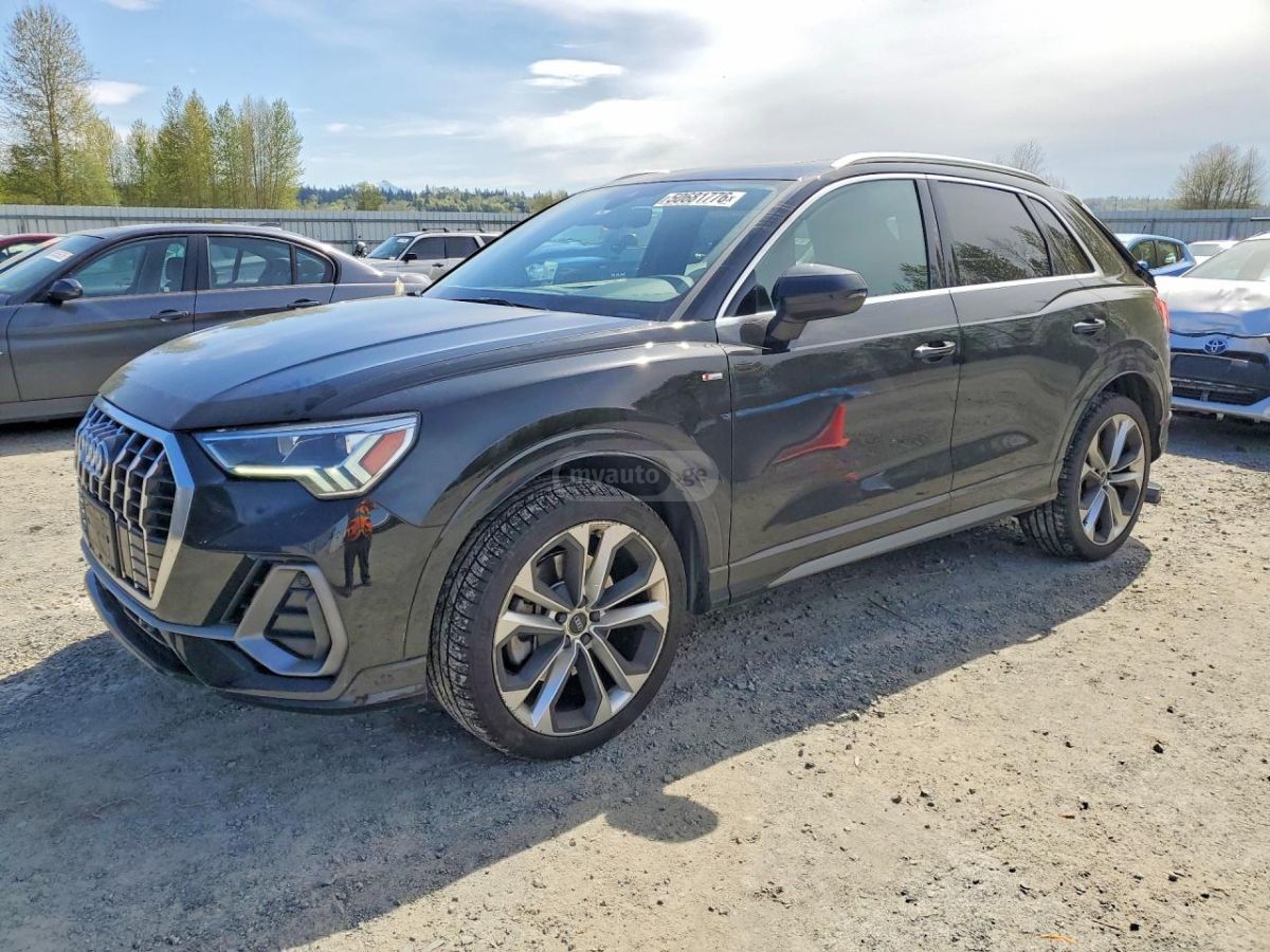 Audi Q3 - фото 1