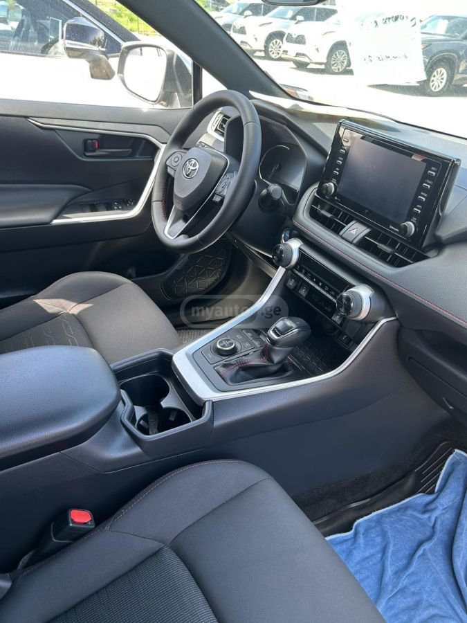 Toyota RAV 4 - фото 6