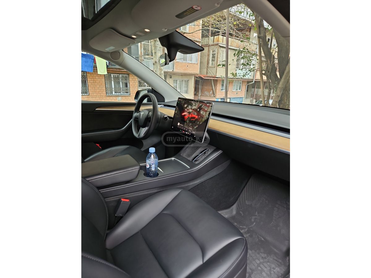 Tesla Model Y - фото 3