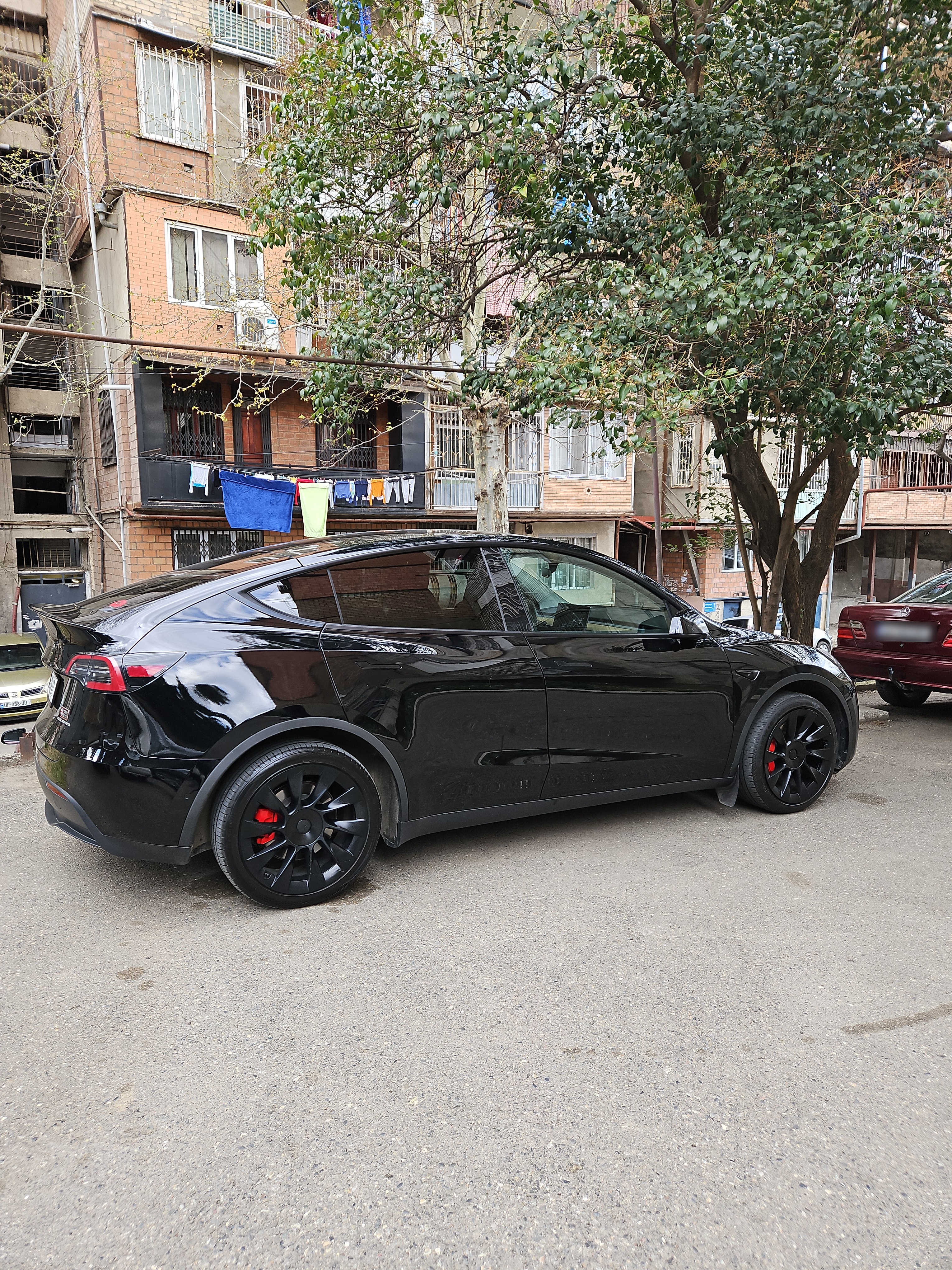 Tesla Model Y - фото 8