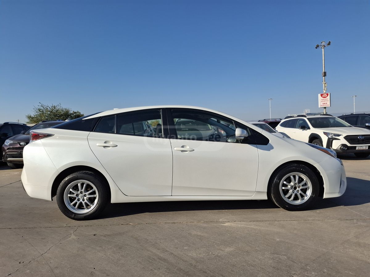 Toyota Prius - фото 5