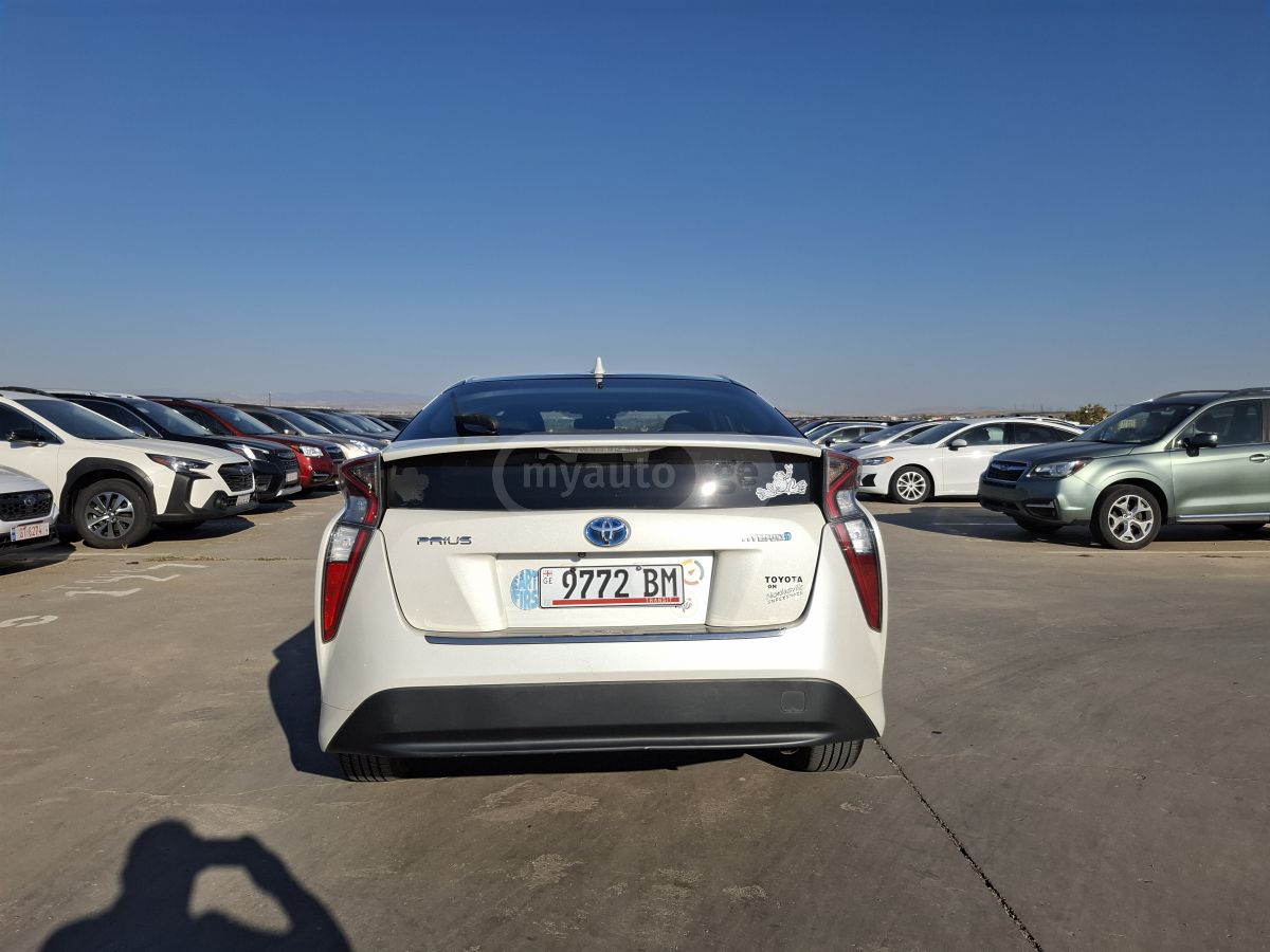 Toyota Prius - фото 6