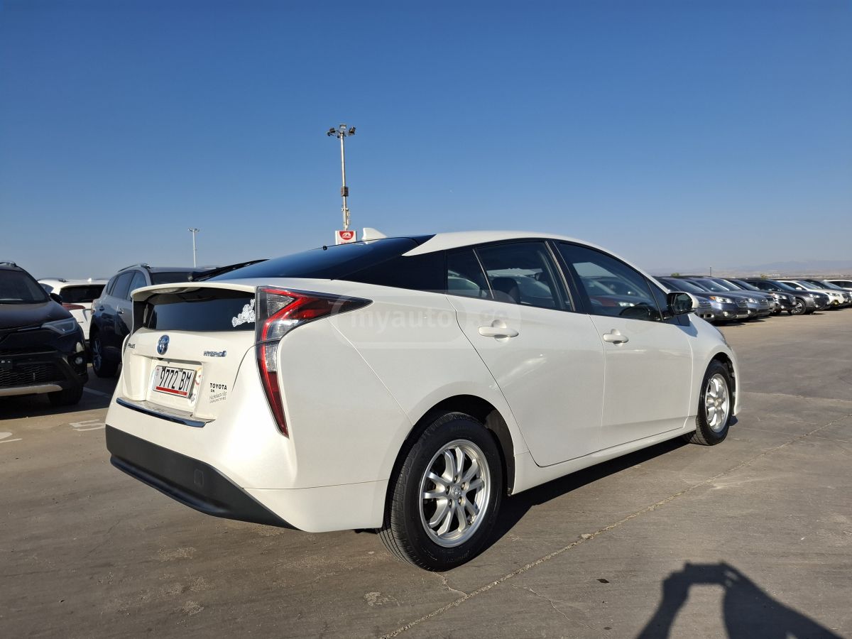 Toyota Prius - фото 7