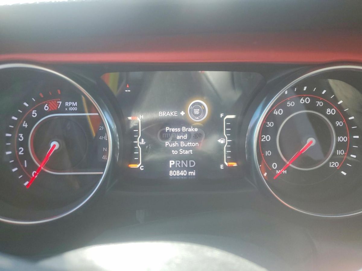 Jeep Wrangler - фото 9