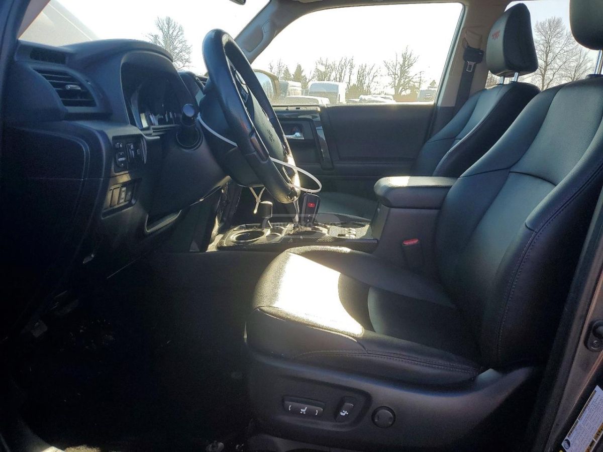 Toyota 4 Runner - фото 7