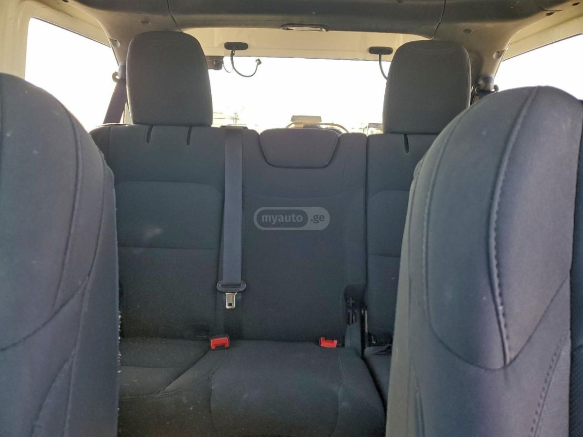 Jeep Wrangler - фото 10