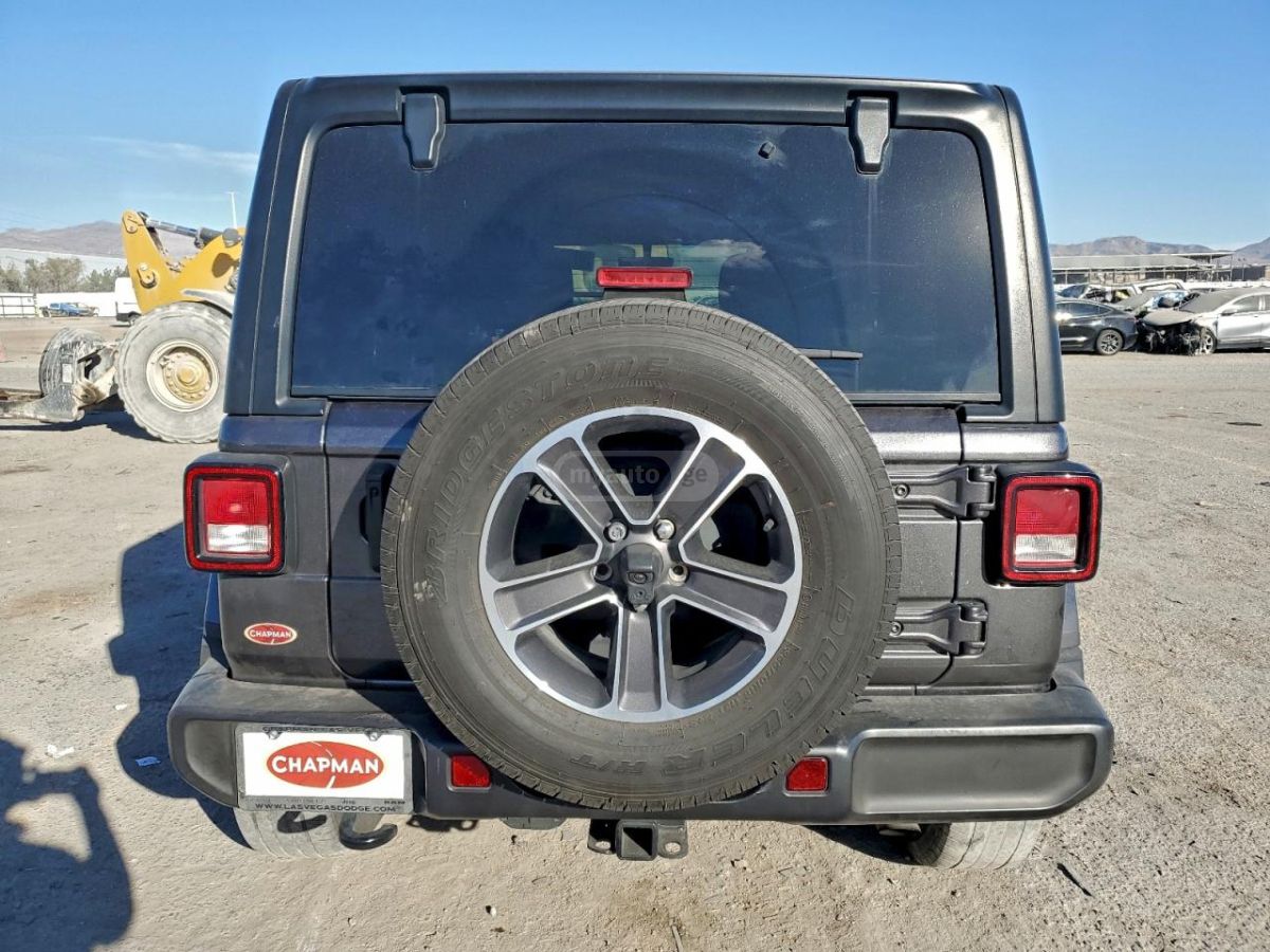 Jeep Wrangler - фото 6