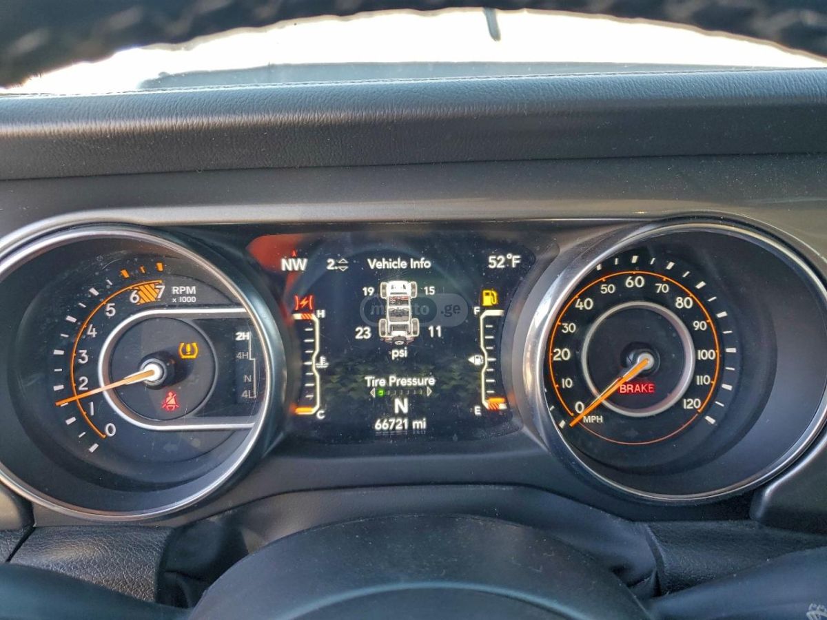 Jeep Wrangler - фото 9