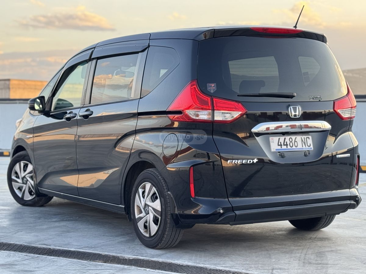 Honda Freed - фото 4