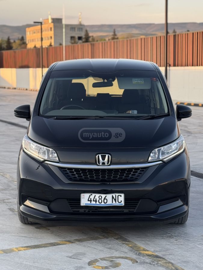Honda Freed - фото 5