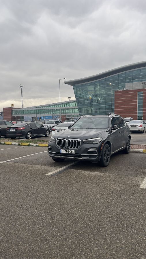 BMW X5 - фото 1