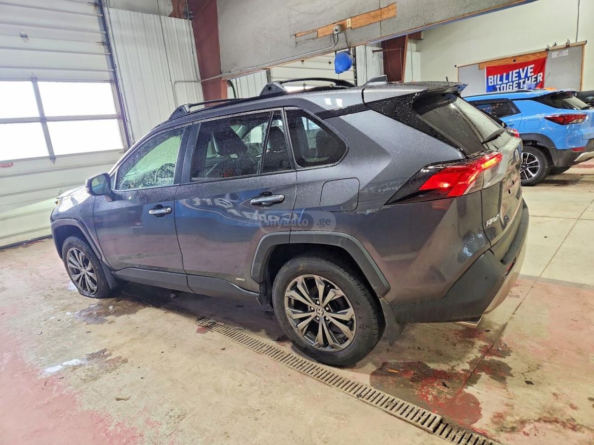 Toyota RAV 4 - фото 2