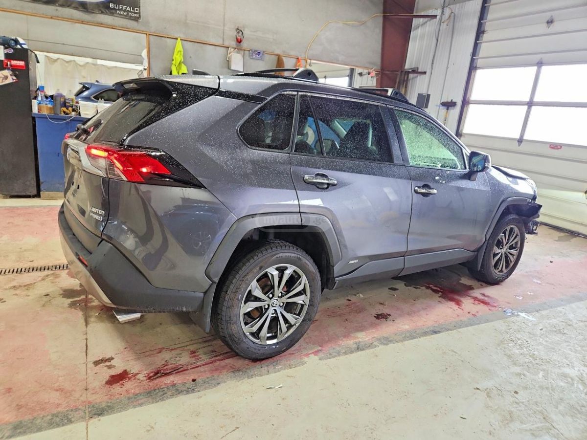 Toyota RAV 4 - фото 3